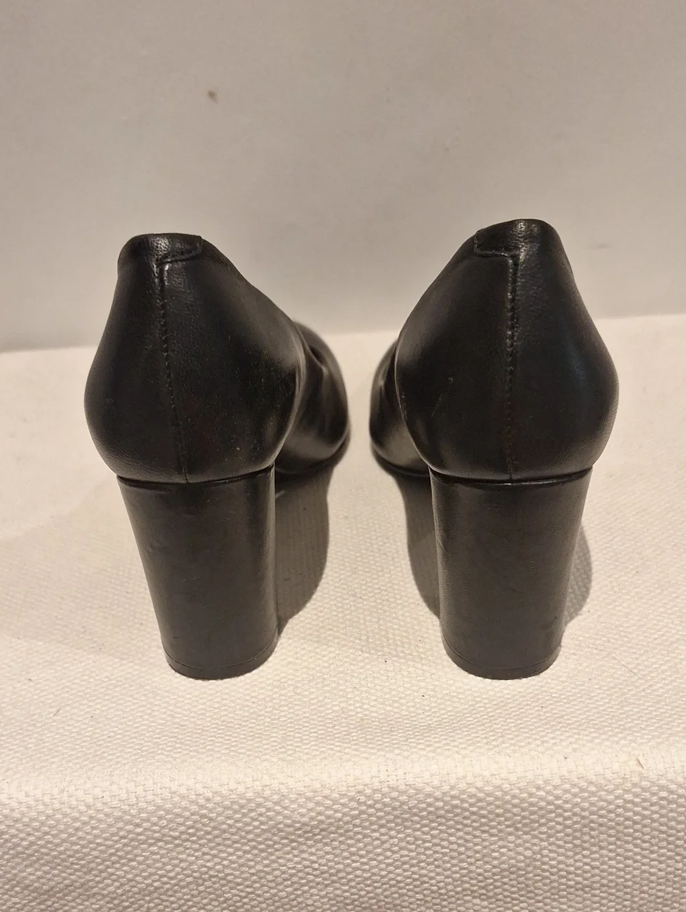 Vionic Mariana Black Chunky Heel Pump